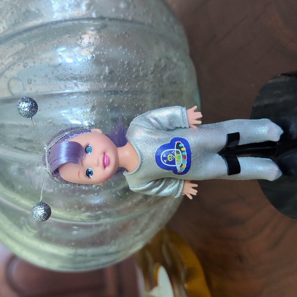 2000 Kelly As An Alien Doll